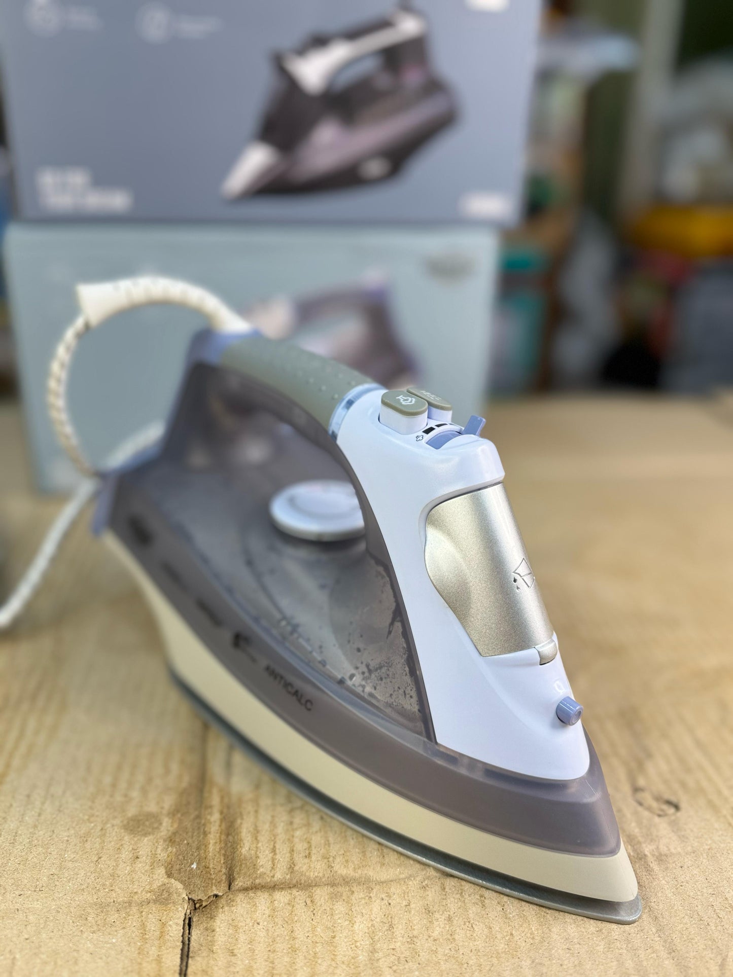 Uakeen Germany Steam Iron ZL-817